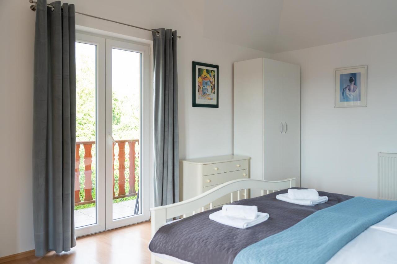 Apartament Green Hill Z Balkonem I Widokiem Na Karkonosze - Space Apart Еленя-Гура Экстерьер фото