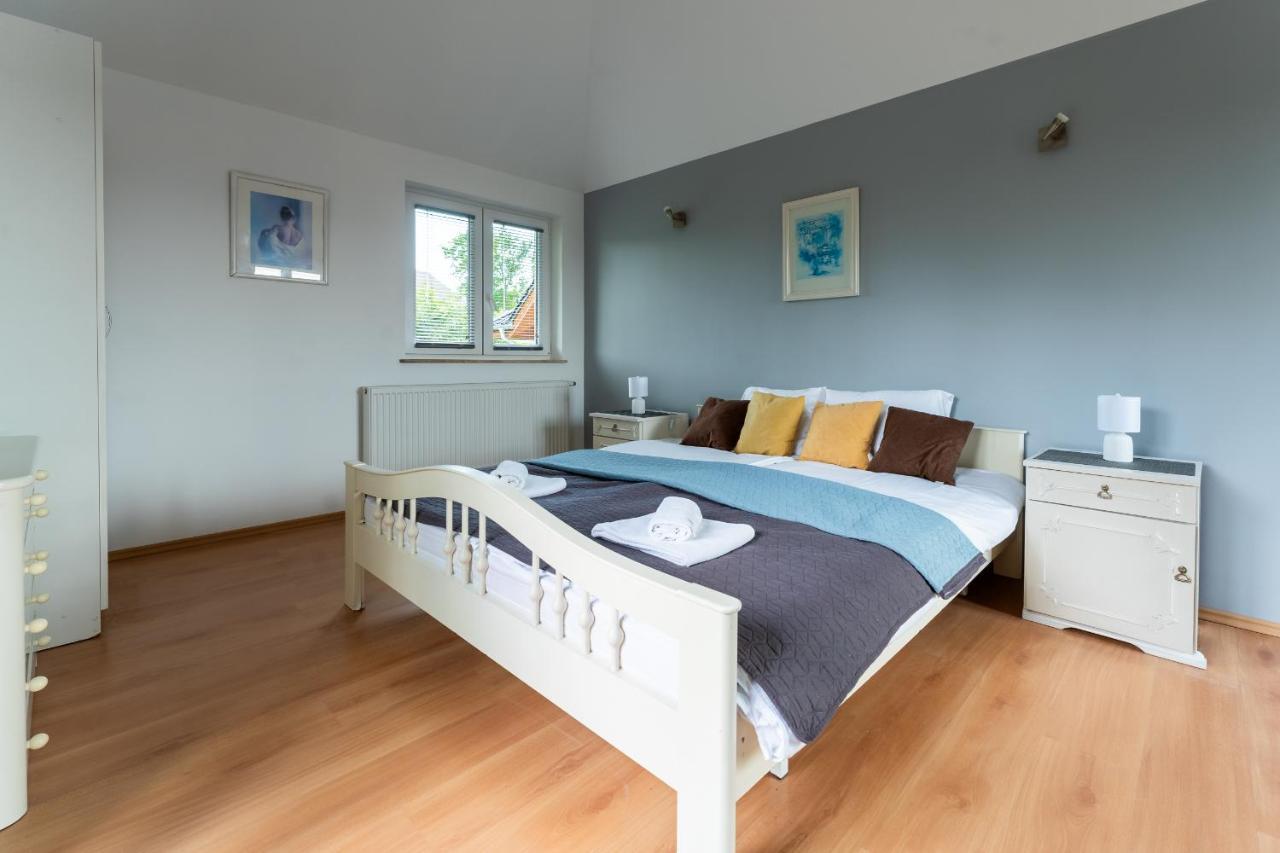 Apartament Green Hill Z Balkonem I Widokiem Na Karkonosze - Space Apart Еленя-Гура Экстерьер фото