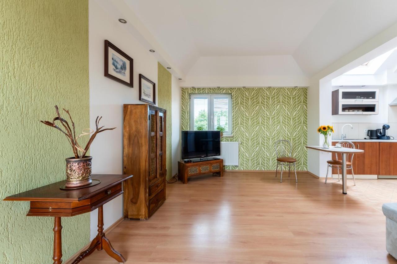 Apartament Green Hill Z Balkonem I Widokiem Na Karkonosze - Space Apart Еленя-Гура Экстерьер фото